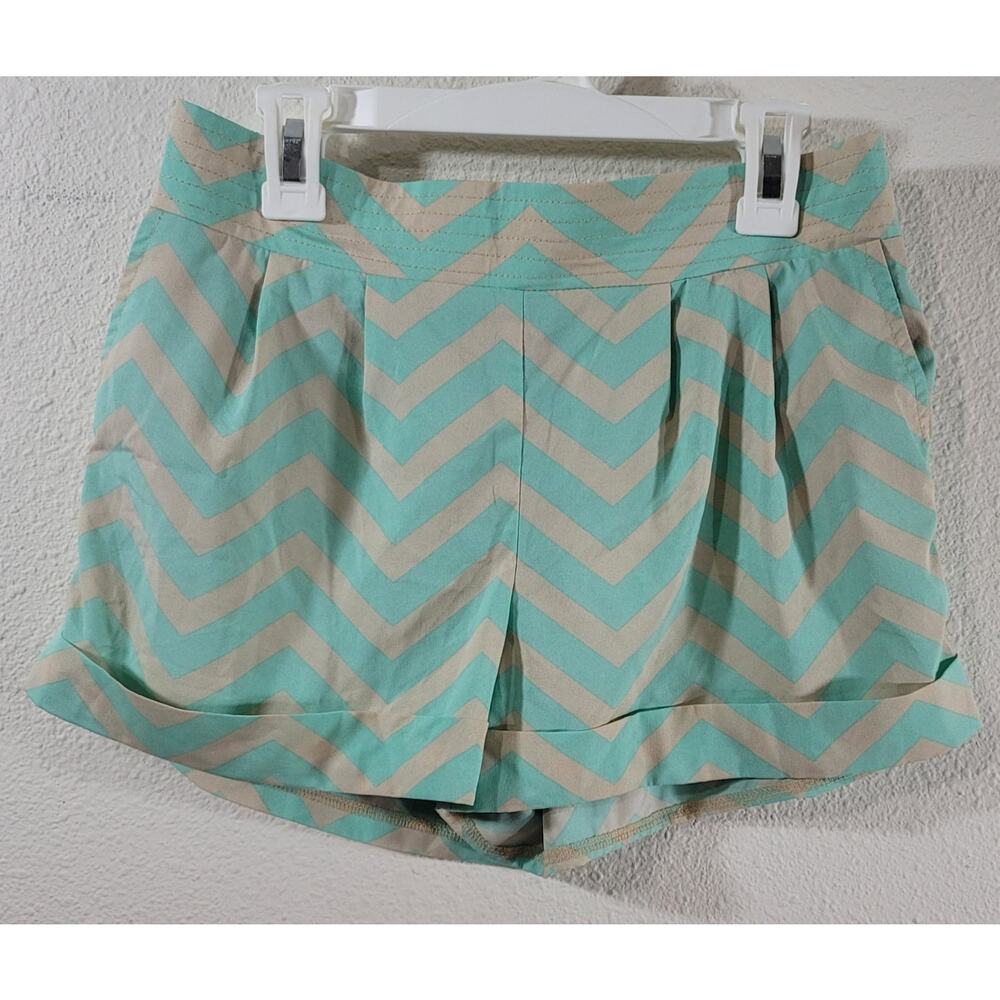 HeartSoul Tan Green Chevron Stripe Pull On Shorts Small Lightweight Soft Flowy